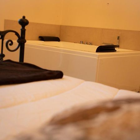 Il Palazzo - Luxury Home & Event Cosenza Extérieur photo